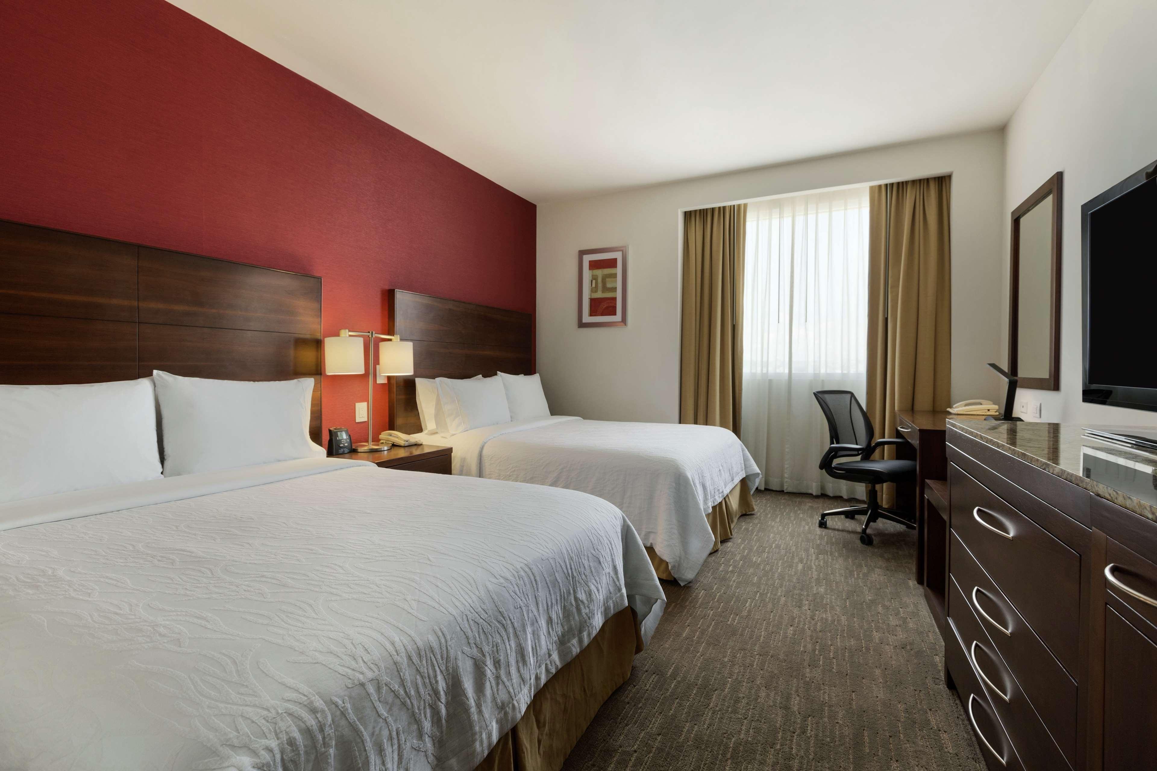Hilton Garden Inn Керетаро Экстерьер фото